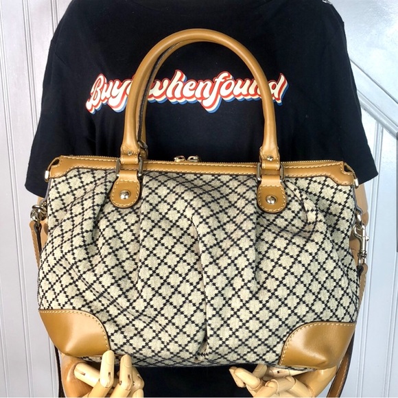Vintage GUCCI Diamanté Sukey Canvas and Leather Rolled Top Handle Shoulder Bag - Picture 4 of 17